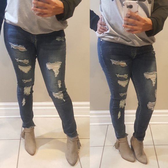 ALISSA Distress Skinny Jeans - Picture 2 of 4